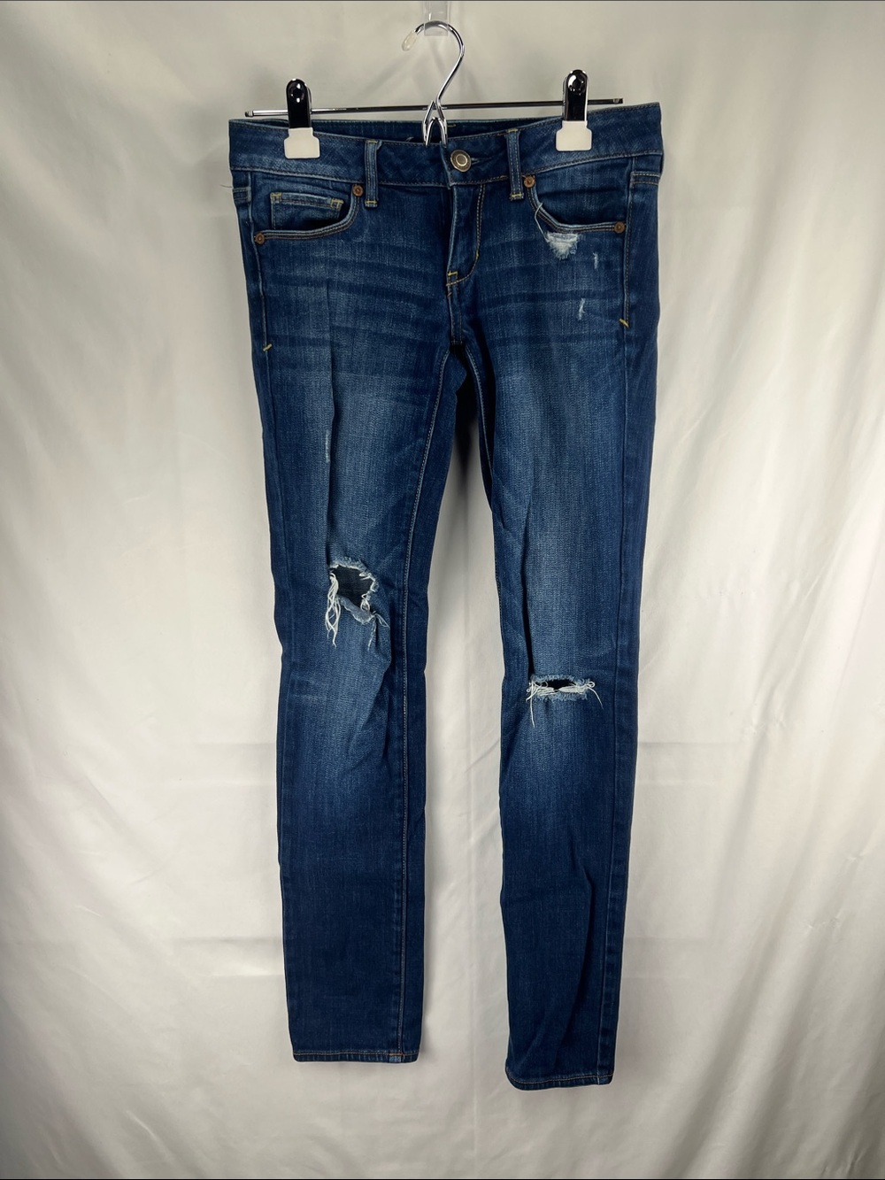 American Eagle - Women’s Jeans - Size 2 - Skinny - Stretch